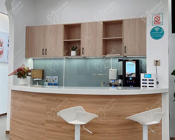 廈門拜瑞口腔醫(yī)院聯(lián)系方式