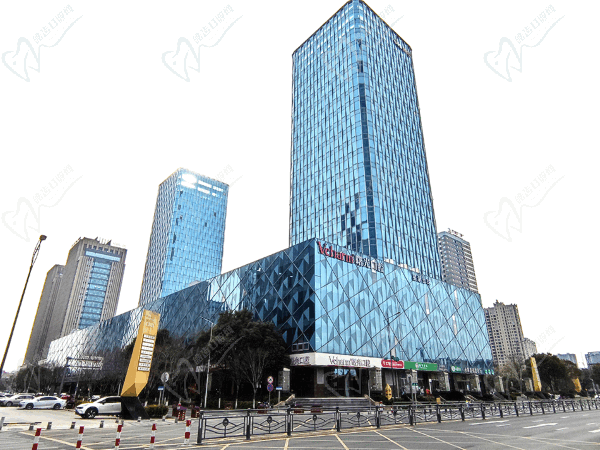 嘉興曙光口腔醫(yī)院鑲牙多少錢