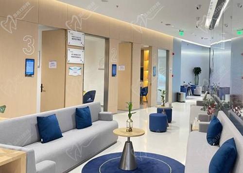 深圳愛(ài)爾西柚眼科門(mén)診部大廳