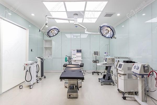 泰國拉低喃醫(yī)美中心手術(shù)室