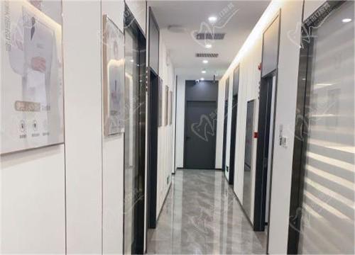 北京三仁整形醫(yī)院走廊